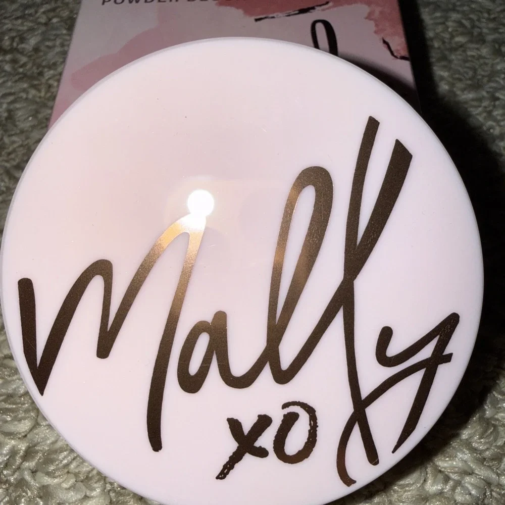 Mally XO‎ Bulletproof Powder Blush in Robust Rose 0.18 oz NIB